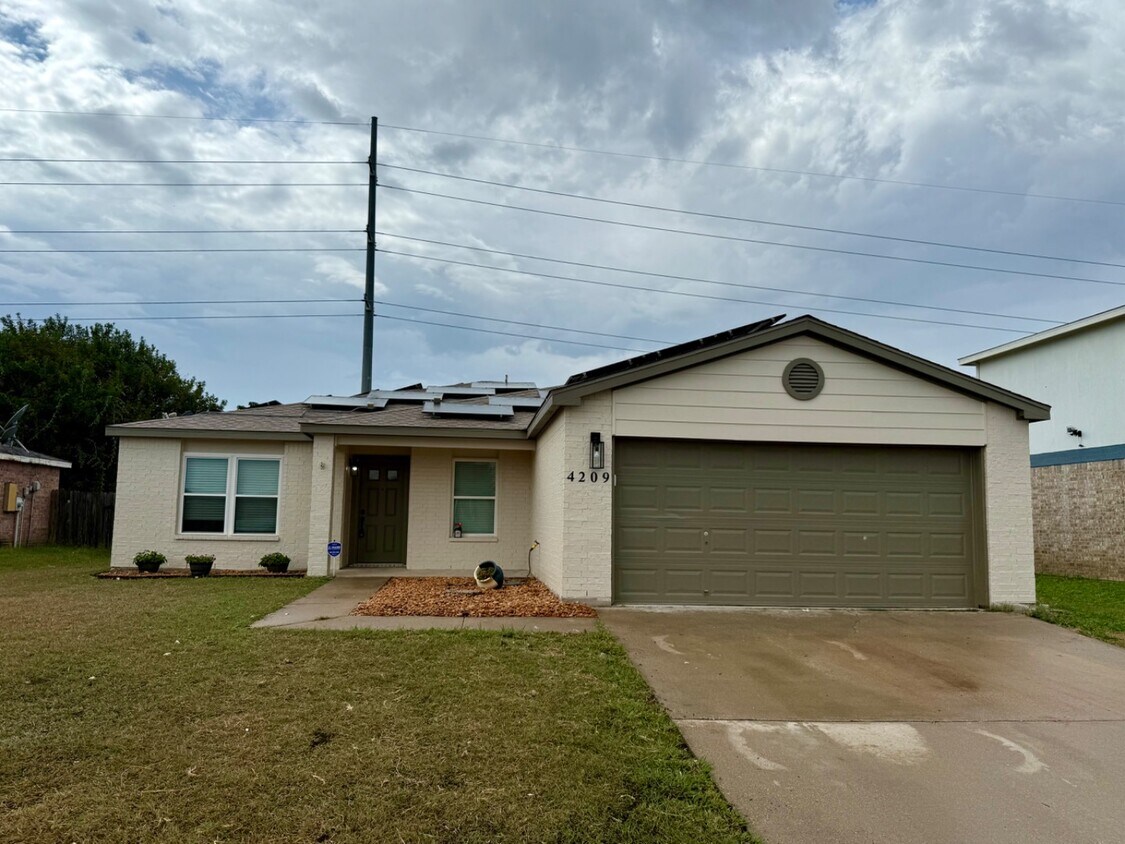 Foto principal - 4209 Paintbrush Dr
