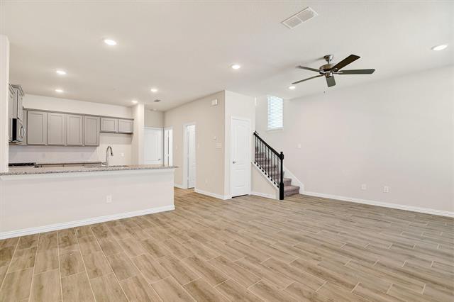 Building Photo - 3737 Malibu Dr