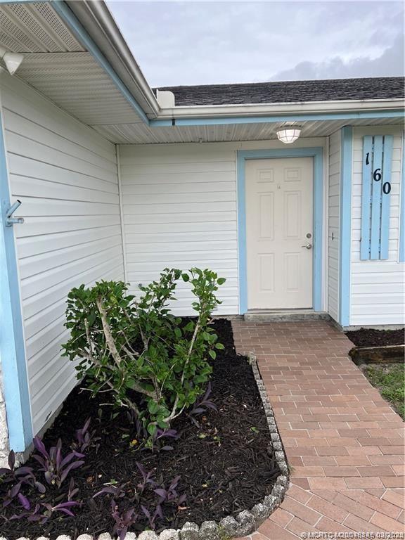 Building Photo - 160 SE Lakehurst Dr