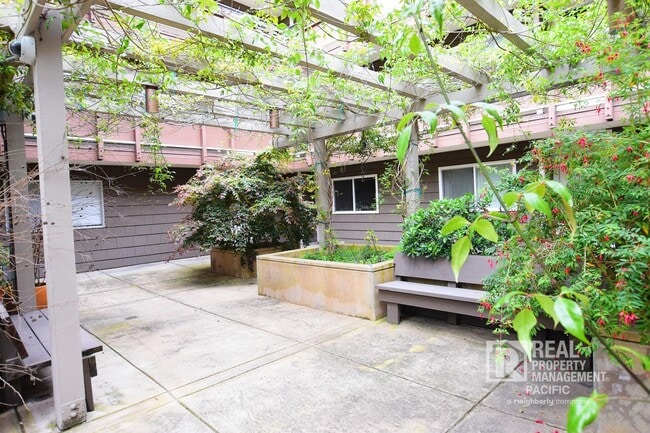 Photo - 2601 College Avenue Apartment