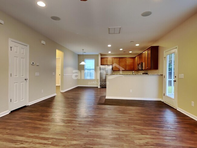 Foto del edificio - 195 Meadow Wood Rd