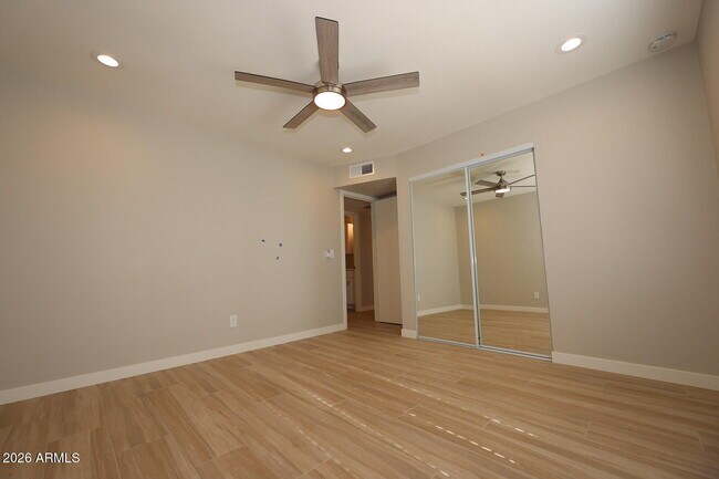 Foto del edificio - 476 E Linda Ave