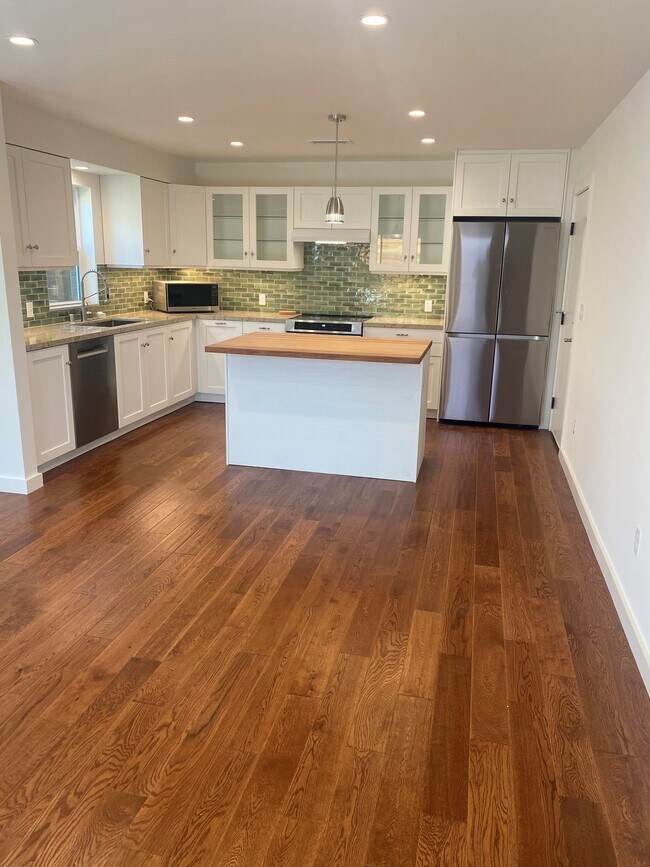 Kitchen/Livingroom - 11923 Wagner St