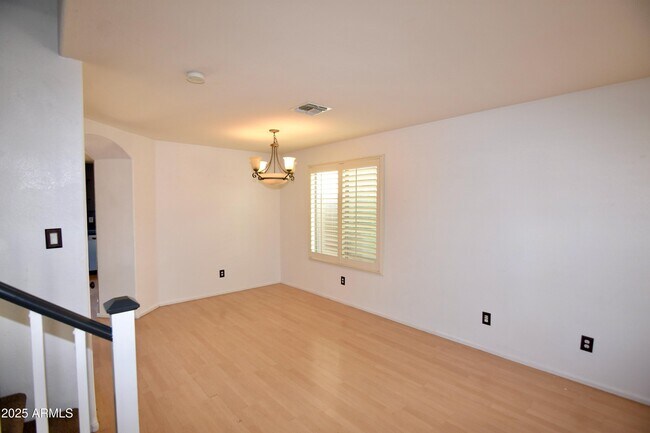 Foto del edificio - 2525 W Straight Arrow Ln