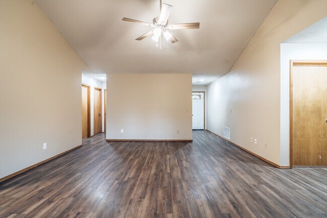 Building Photo - 1020 N 29th St