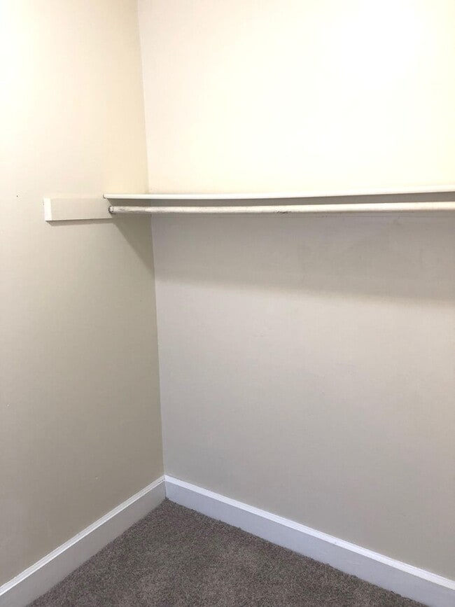 Interior Photo - 421-425 Washington