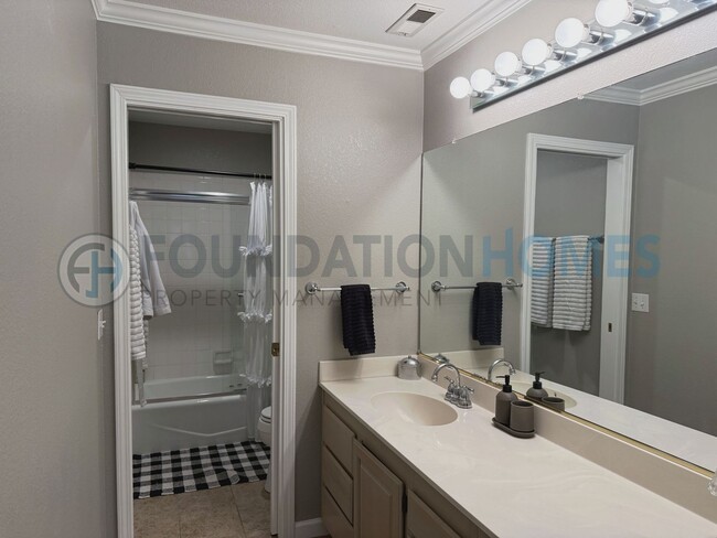 Building Photo - Updated 2BD Condo at Partridge Knolls | Private Deck, Garage & Pool
