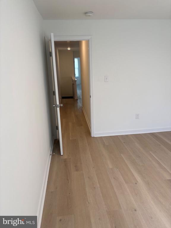 Foto del edificio - 5554 Lansdowne Ave