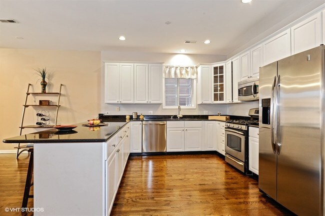 Kitchen - side view - 3328 N Sheffield Ave