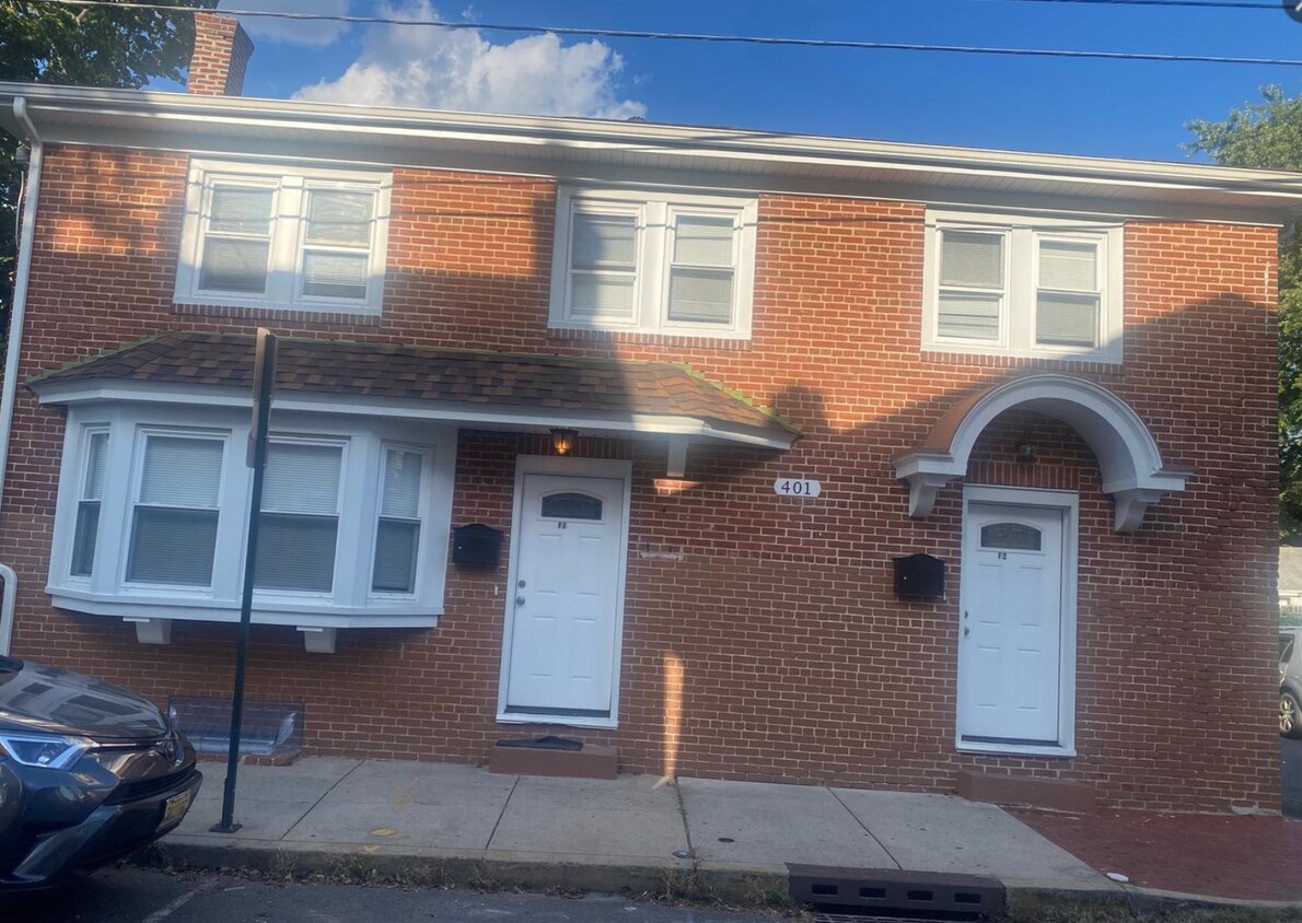 401 Lawrence St, Burlington, NJ 08016 Townhome Rentals in Burlington