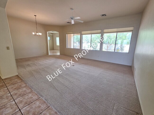 Foto del edificio - 5070 N Coronado Vistas Pl