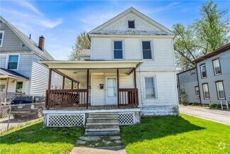 Building Photo - 352 7th St