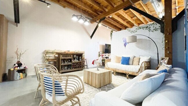 Foto del edificio - 60 Dudley St