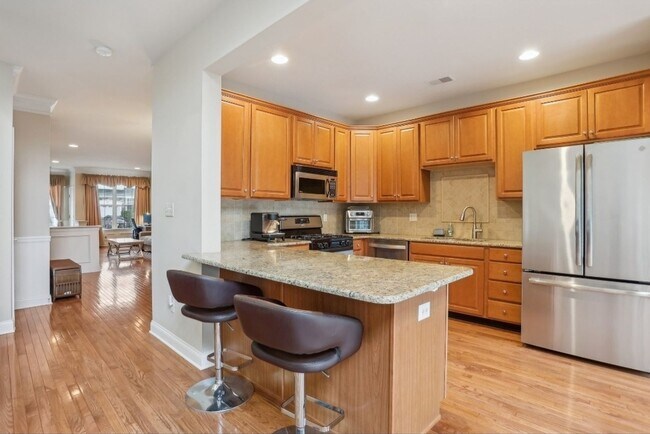 Foto del edificio - Spacious 3BR Townhome in Newtown Square