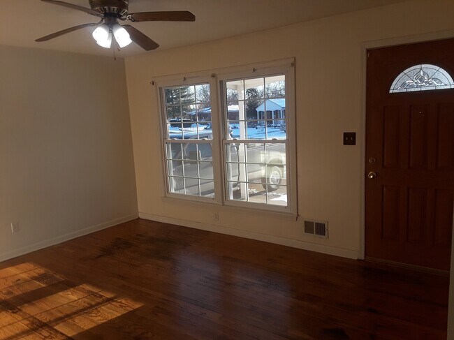 Living Room - 7603 Mackie Ln