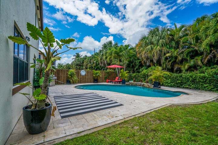 Foto principal - 3981 71st Ave S