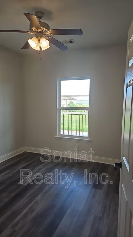 Foto del edificio - 4504 Pontchartrain Dr