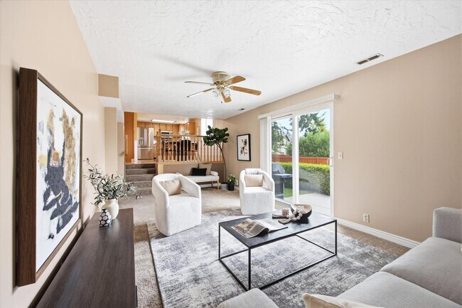 Building Photo - 734 Sandy Dunes Dr