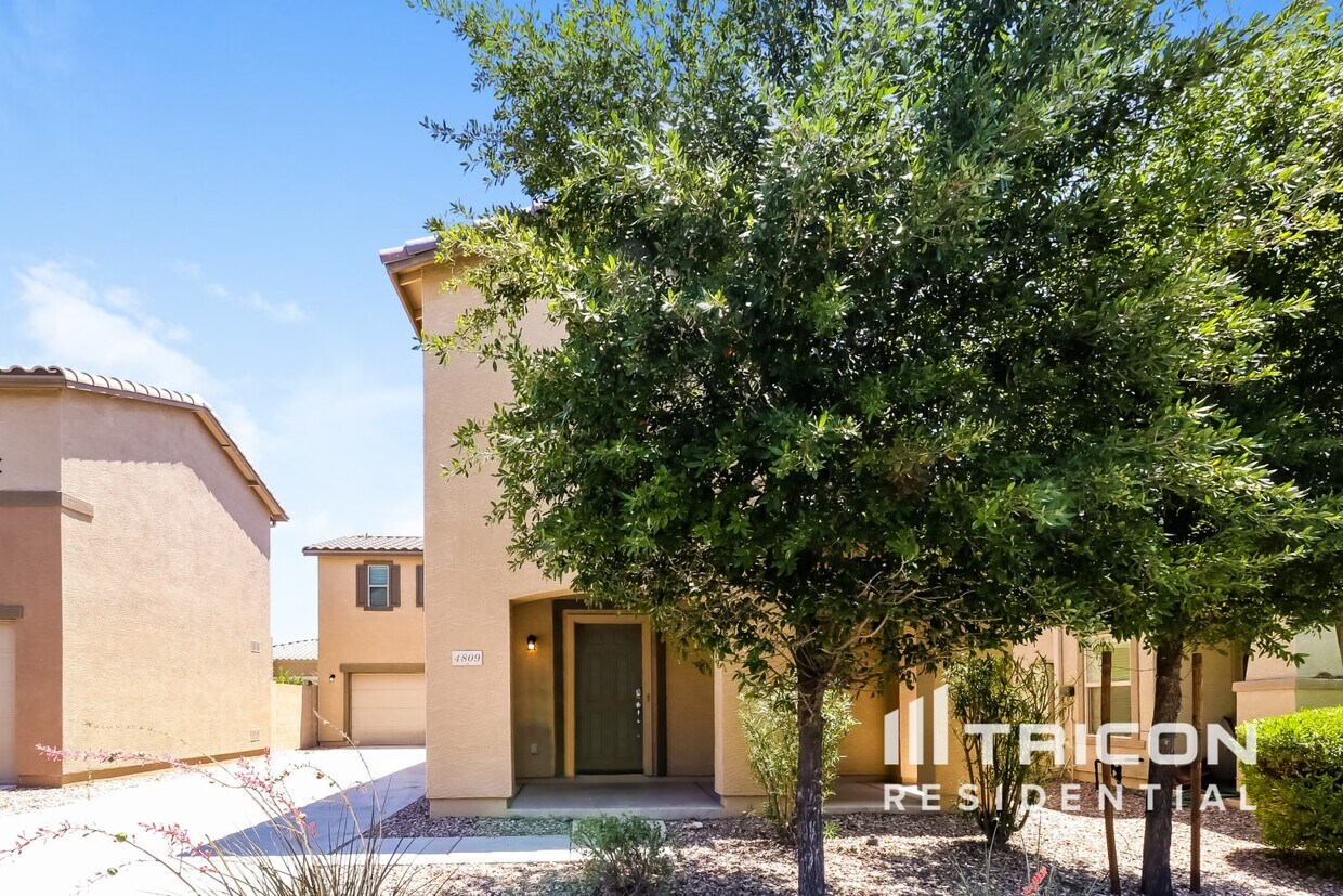 Foto principal - 4809 N 108th Ave