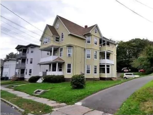 Building Photo - 151 Fairview St
