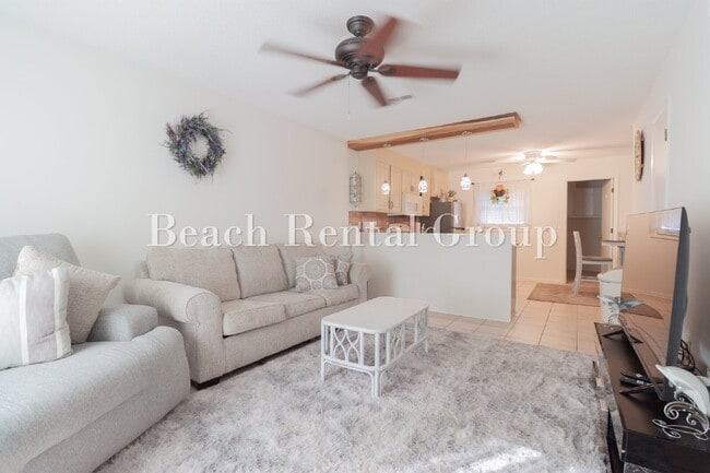 Building Photo - No HOA Furnished Townhouse close to Ocean