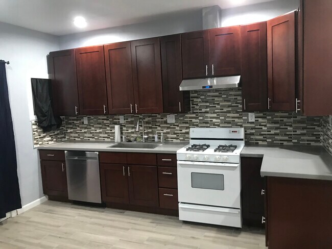 Foto del edificio - 1318 Monterey Rd