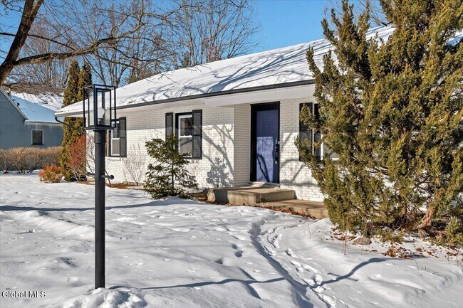 Foto del edificio - 257 W Circular St