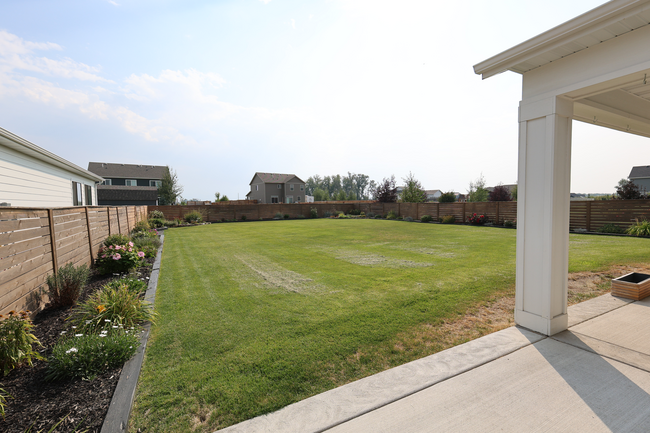 Building Photo - Stunning Gallatin Heights Single Family Home