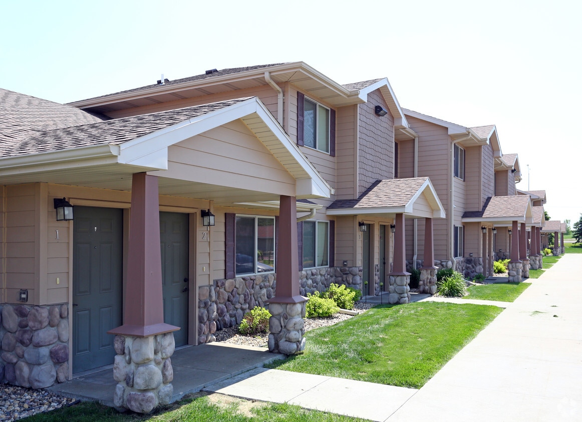 Boulder Creek Townhomes Apartments Sioux Falls, SD