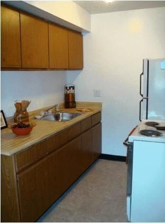 Building Photo - 5021 East Outer Drive - B305