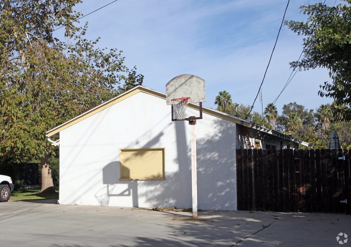 Foto principal - 17543 San Jose St