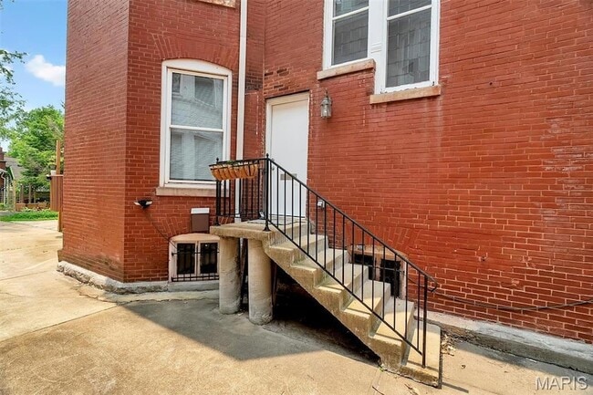 Building Photo - 4414 W Pine Blvd