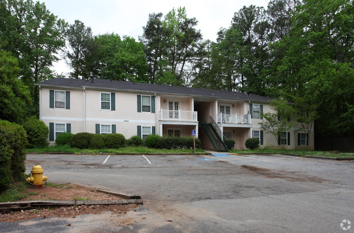 Northlake Manor Apartments Tucker, GA