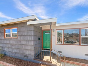 Building Photo - 2105 Valle Vista Ave
