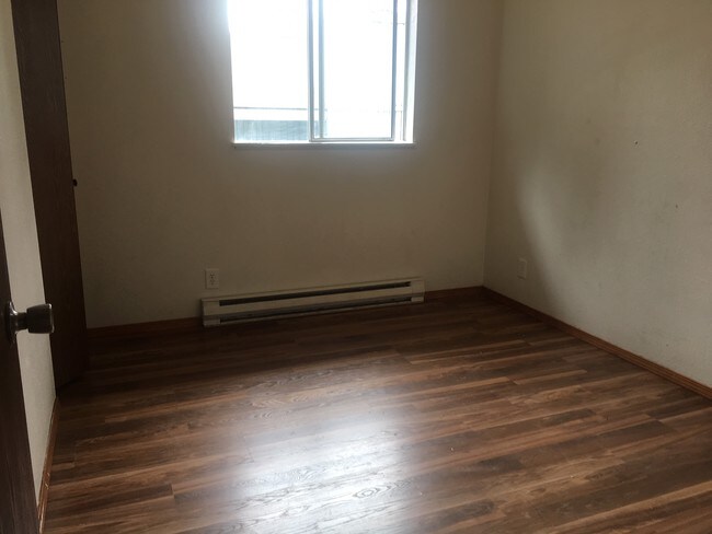 Foto del edificio - 1073-1075 Woolsey Dr
