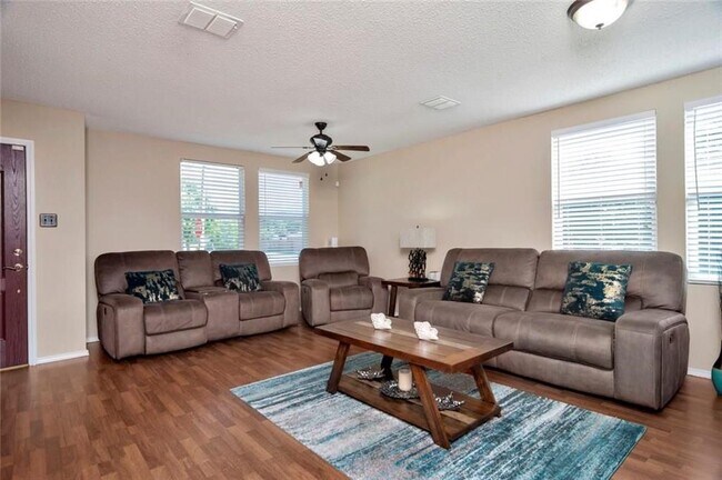 Building Photo - 3426 Clydesdale Dr