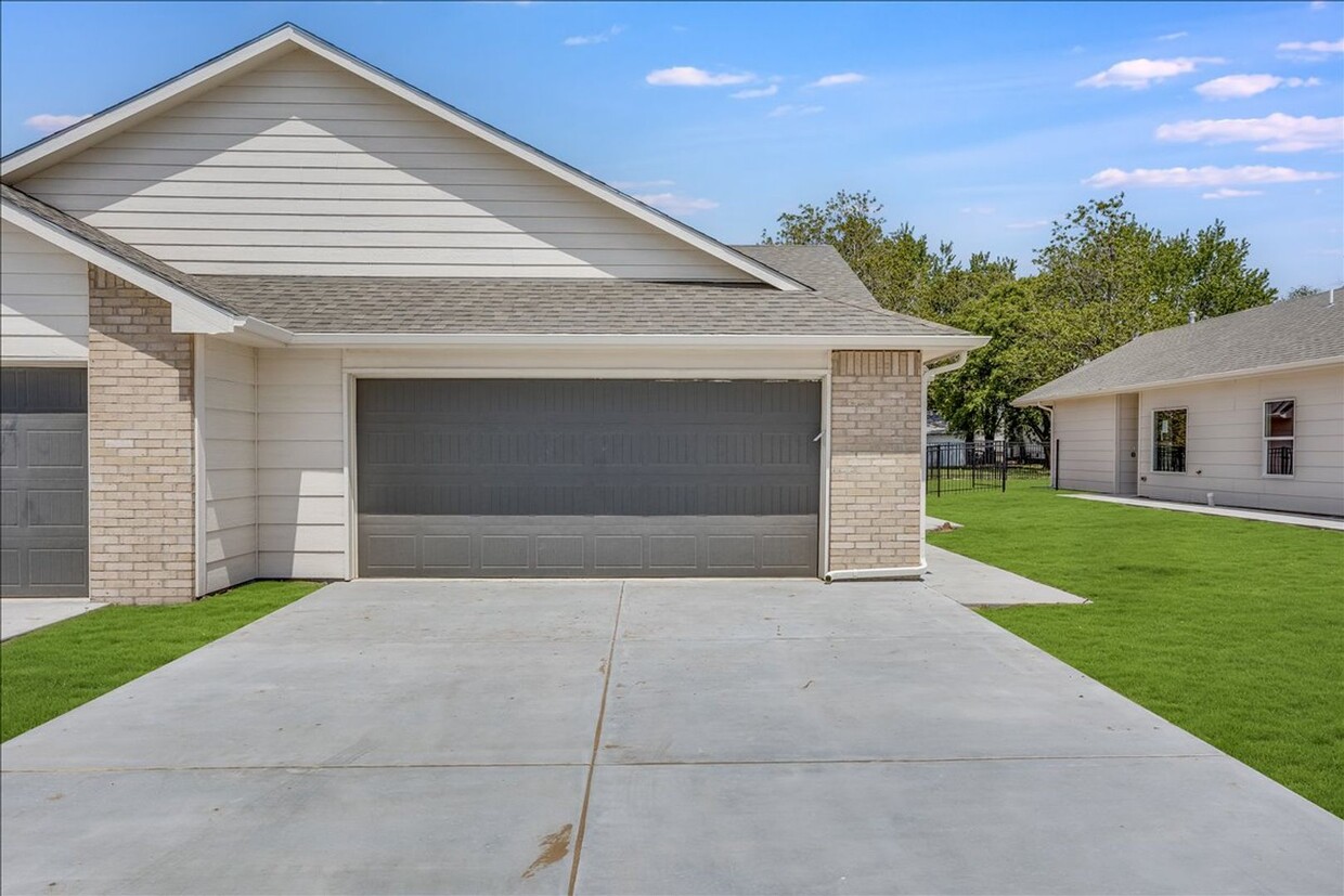 Primary Photo - Auburn Villas- Molly Plan