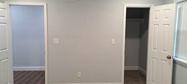 Master bedroom with walk in closet - 420 S 2nd St