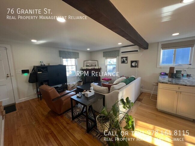 Building Photo - Charming 4-Bedroom Home with Brand New Mas...