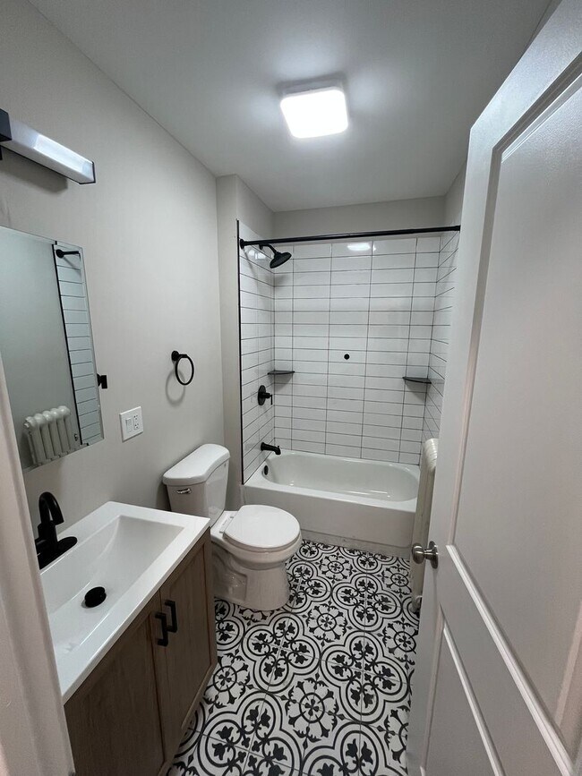 Building Photo - Mozart