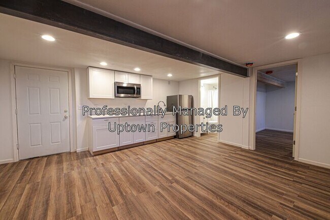 Foto del edificio - 9836 N Clarendon Ave