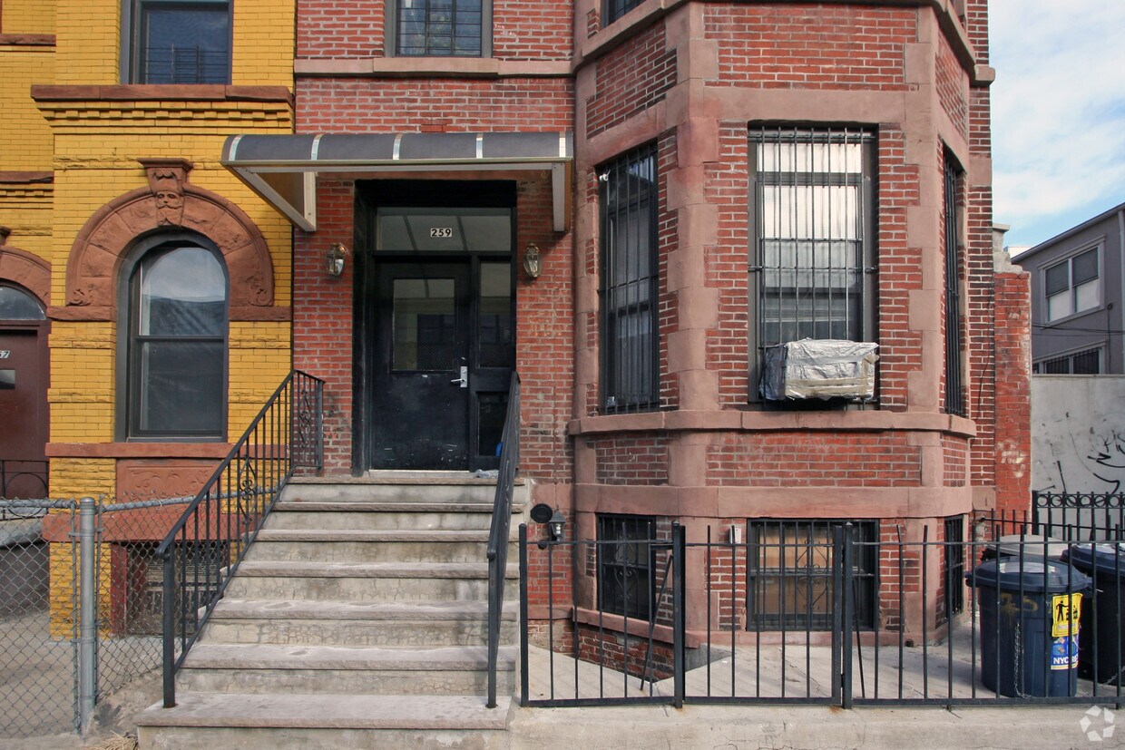 Building Photo - 259 Hart St