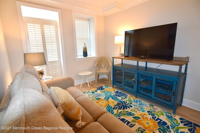 Building Photo - 700 Ocean Ave