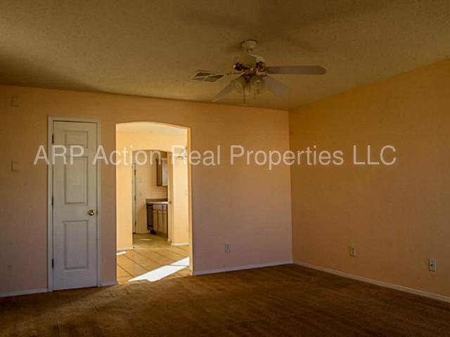 Building Photo - 14084 Tierra Leona Dr