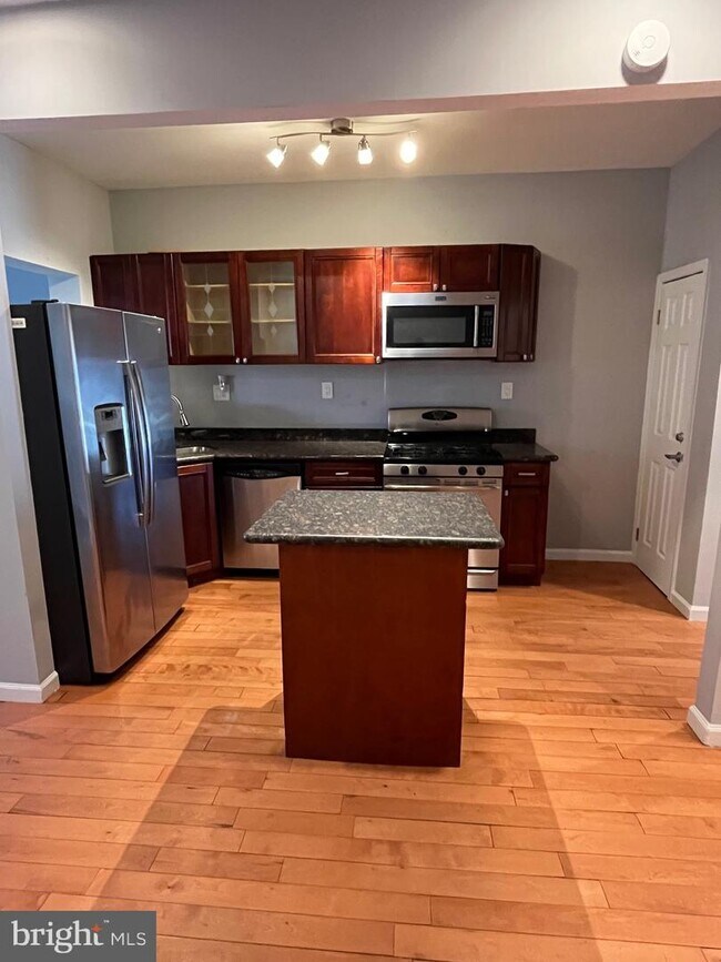Foto del edificio - 1428 Montello Ave NE