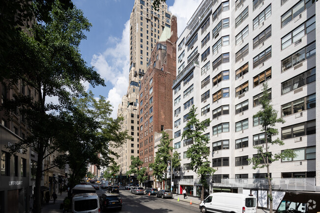 Building Photo - 30 E 76th St