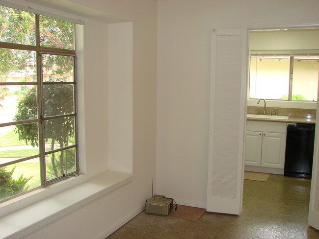Foto del edificio - 636 S Cypress St