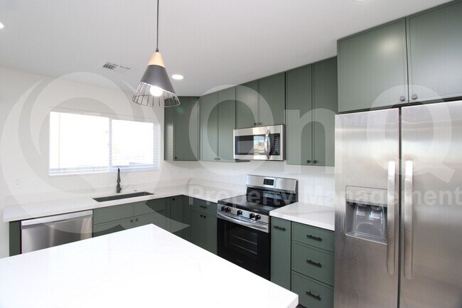 Foto del edificio - 2516 E Broadway Rd
