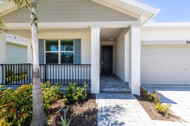 Foto del edificio - 6632 Cloverdale Ave