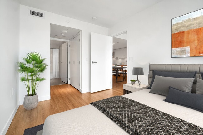 Building Photo - Art on 6th